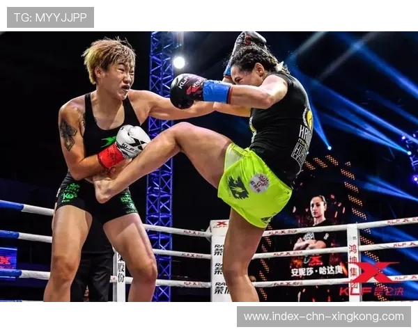 汪柯菡在媒体日展示爆发力训练